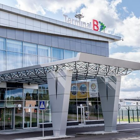 Terminal B Hotel Kiev Exterior foto